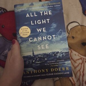 📚3/$7 All the Light We Cannot See Book